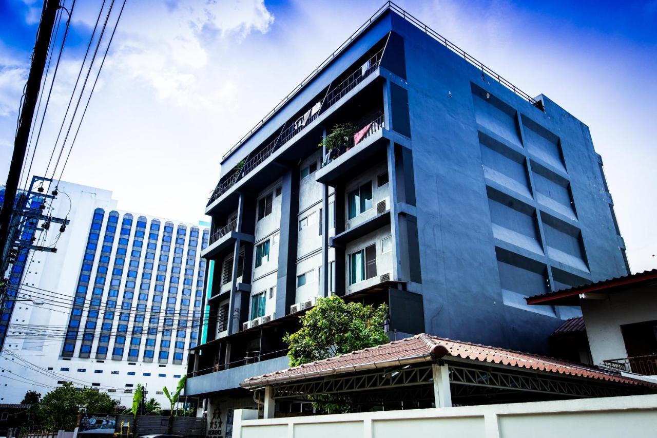 Ostello Five Stars Ratchada 19 Bangkok Esterno foto
