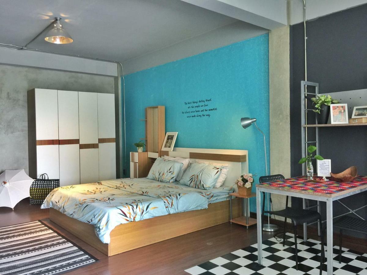 Ostello Five Stars Ratchada 19 Bangkok Esterno foto